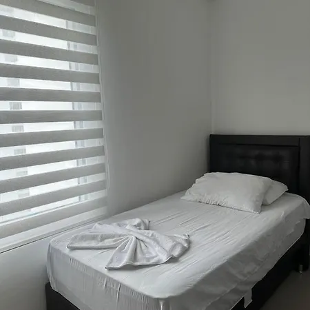 - Hermoso En Bocagrande Con Vista A La Bahia Apartamento